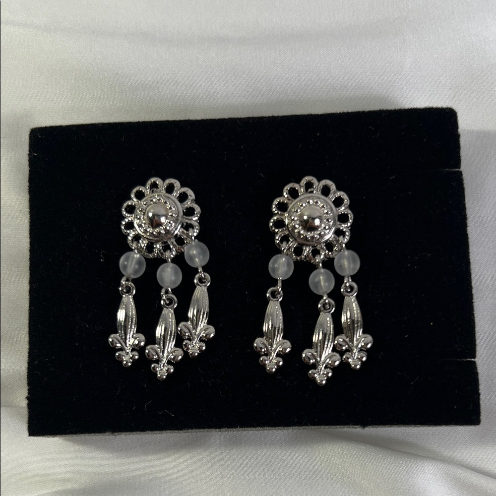 Vintage Avon Chandelier Elegant‎ Silver Tone Dangle Pierced Earrings
